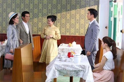 Được bố vợ trao 10 cây vàng trong ngày cưới, tôi chưa kịp mừng đã run như cầy sấy với lời dặn dò thâm thúy của ông
