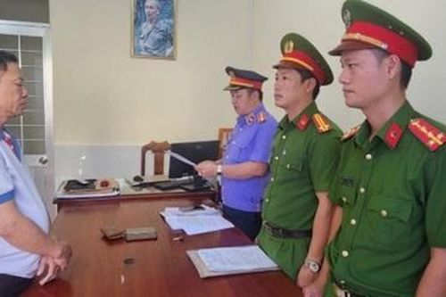 Bắt tạm giam cán bộ địa chính và nguyên chủ tịch xã ở Phú Quốc