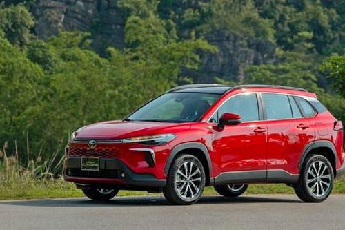 Toyota Corolla Cross trở lại đường đua doanh số