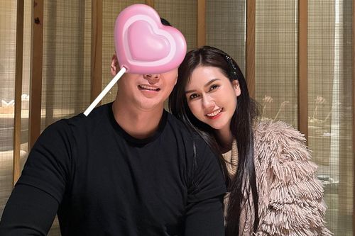 Thái độ của Hương Giang khi bạn trai bị gọi là 'người bù đắp' sau 2 năm chia tay Đình Tú