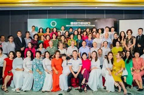 Lễ tri ân thầy cô của học sinh THPT Hà Nội niên khóa 1996 -1999