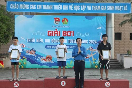 Tuyên Quang: Hơn 200 vận động viên tham gia giải bơi thiếu niên, nhi đồng