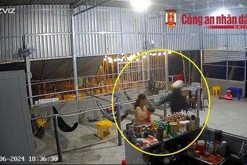 Dàn cảnh mua xăng để cướp dây chuyền của chủ quán giải khát