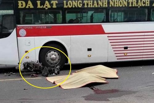 Va chạm với xe giường nằm, 2 người đi xe máy tử vong
