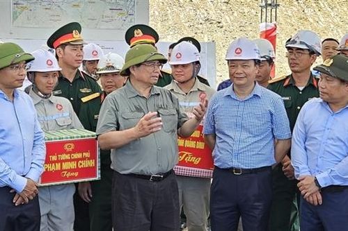 Thủ tướng Phạm Minh Chính kiểm tra một số công trình trọng điểm tại Quảng Bình