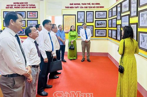 Không gian văn hóa Hồ Chí Minh