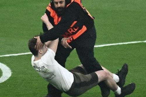 Kẻ bắt chước Ronaldo phá rối chung kết Cúp C1, làm hỏng kế hoạch 5 triệu USD