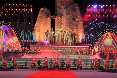 Quảng Bình có cơ hội lớn phát triển bứt phá với trọng tâm là dịch vụ, du lịch