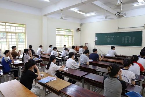 TP.HCM: Thí sinh bỏ lỡ kỳ thi Đánh giá năng lực do không mang Căn cước công dân