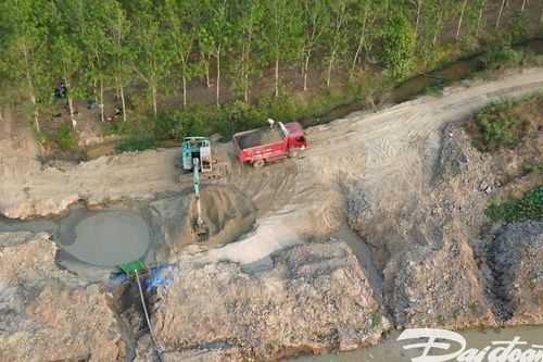 Khai thác tài nguyên ở huyện Đức Linh (Bình Thuận):Bài 1: Xâm nhập 'Đại công trường' cát lậu, đất lậu