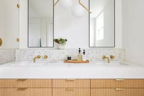 Tân trang phòng tắm vẫn tiết kiệm chi phí