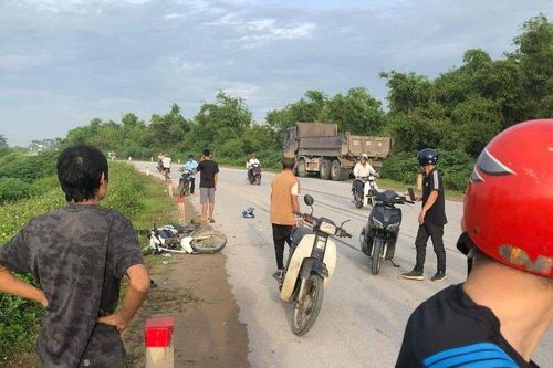 Tai nạn giao thông mới nhất 3/6/2024: xe Howo đâm xe máy, một người tử vong