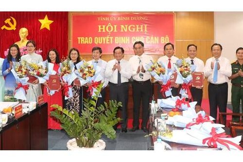 Bổ nhiệm 3 nữ Trưởng phòng giữ chức Phó Giám đốc Sở