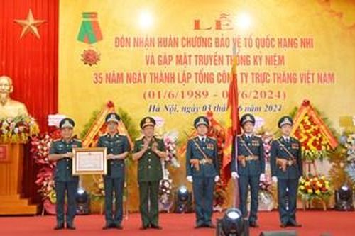 Binh đoàn 18 đón nhận Huân chương Bảo vệ Tổ quốc hạng Nhì