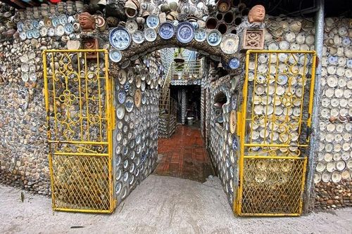 Ngôi nhà xây bằng bát đĩa cổ 20 tỷ gia chủ quyết không bán