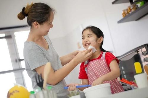 Tránh gây áp lực khi dạy con hiểu chuyện
