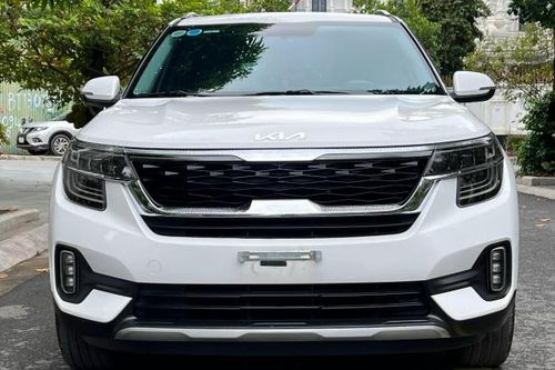 Giá xe KIA Seltos niêm yết và lăn bánh tháng 6/2024: Xả hàng chờ phiên bản mới