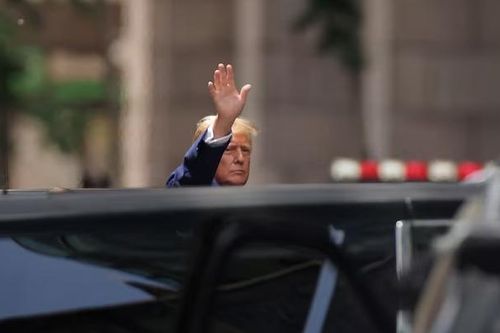 Ông Donald Trump đưa ra cảnh báo nếu bị bỏ tù