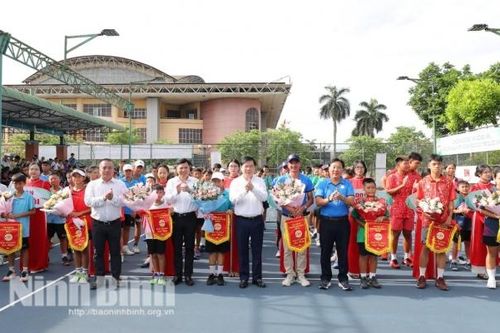 12 đoàn tuyển tham gia Giải Quần vợt vô địch đồng đội trẻ quốc gia năm 2024