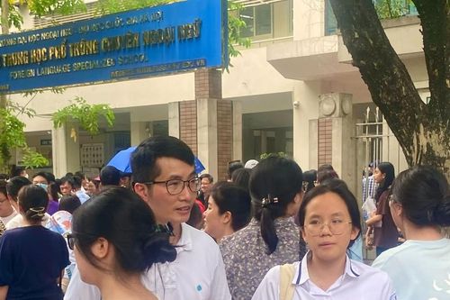 Khốc liệt cuộc đua 'tranh suất' vào trường chuyên ở Hà Nội