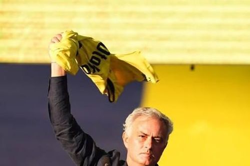 Hàng ngàn người chào đón Mourinho tại Thổ Nhĩ Kỳ