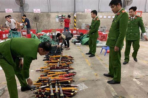 Luật hóa 'dao có tính sát thương cao' để giảm nguồn tội phạm
