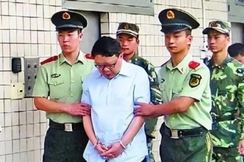 Hành trình sa ngã của quan lớn cảnh sát Trung Quốc mê gái trẻ, thích tiền 'bẩn'