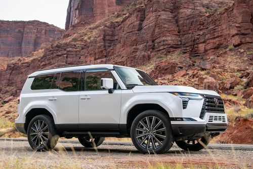 Ba mẫu SUV tiền tỷ sang trọng sắp về Việt Nam