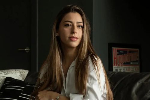 Cuốn sách vô danh phá vỡ mọi quy tắc, bán triệu bản nhờ TikTok