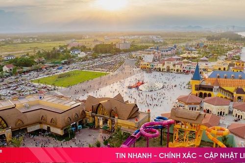 Khu phố thương mại VinWonders Cửa Hội bùng nổ doanh thu ngày khai trương