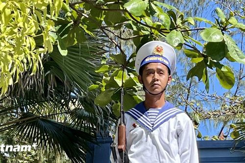 Nét đẹp bình dị của các chiến sỹ trẻ đóng quân nơi biển, đảo xa