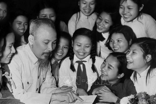Chương trình đặc biệt nhân kỷ niệm 76 năm Ngày Bác Hồ ra Lời kêu gọi Thi đua ái quốc