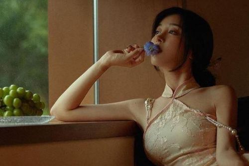 Ngỡ ngàng khi thấy chồng cũ bất ngờ xuất hiện trong nhà, tôi hoang mang không biết mình có nên tái hôn hay không?