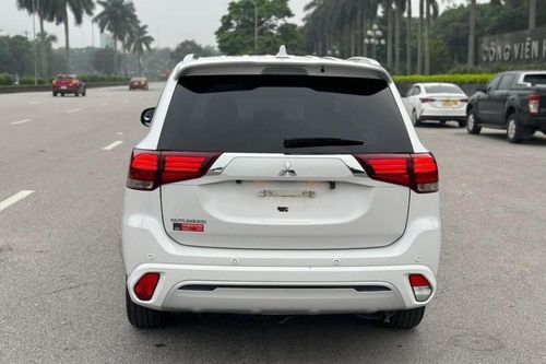 Sau 2 năm lăn bánh, Mitsubishi Outlander rao bán lại với giá khó tin