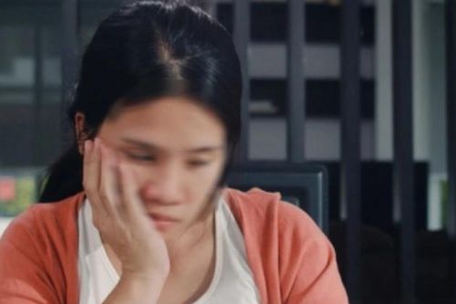 Thao thức cả đêm vì món quà chồng tặng nhưng khi đọc được dòng tin nhắn trong điện thoại của anh thì tim tôi vỡ vụn