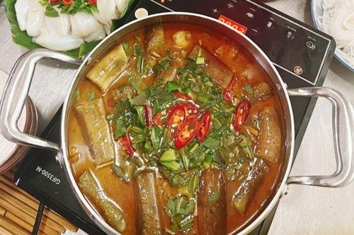 Cách nấu lẩu mắm miền Tây ngon ngất ngây, nhìn mà thèm của gái đảm Sài Gòn