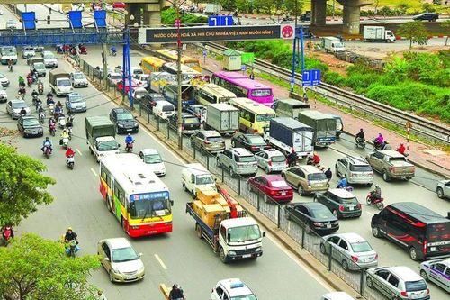 Thu phí ô tô vào trung tâm TPHCM: Vẫn nhiều vướng mắc