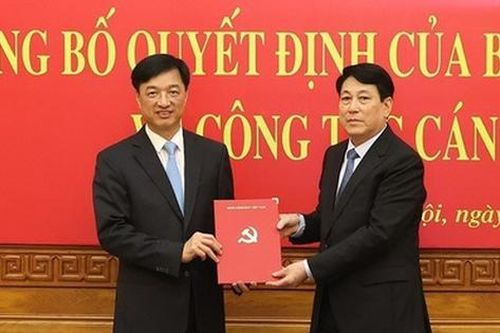 Bộ Chính trị điều động, phân công đồng chí Nguyễn Duy Ngọc giữ chức Chánh Văn phòng TƯ Đảng