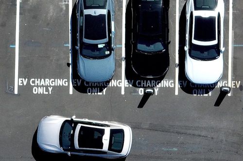 Xe điện lớn hơn không phải lúc nào cũng tốt hơn