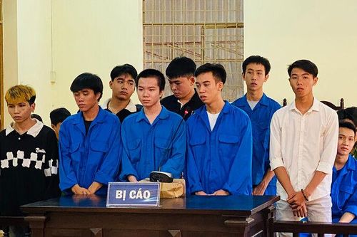 Mang hung khí quậy phá, nhóm thanh, thiếu niên bị phạt tù