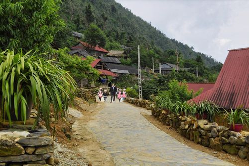 'Thần lửa' mang sức khỏe cho cộng đồng người Dao