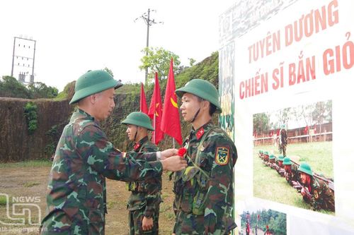 Xây dựng đơn vị vững mạnh toàn diện ở Trung đoàn 832