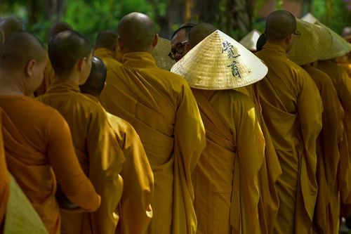 Những ngày đầu hạ tại đạo tràng an cư cấm túc của người xuất gia trẻ lớn nhất ở TP.HCM
