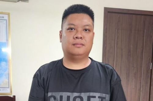 Bắt đối tượng truy nã nguy hiểm khi đang trên xe khách