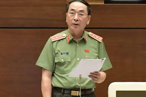Nghiêm cấm hành vi sử dụng vũ khí, công cụ hỗ trợ
