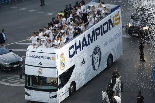 Real diễu hành mừng vô địch UEFA Champions League
