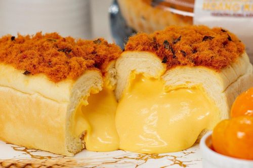 'Cơn sốt' bánh mì phô mai Hoàng Kim đổ bộ Sugar Town