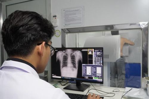 Khám phát hiện bệnh bụi phổi silic nghề nghiệp cho hàng nghìn người lao động ở Quảng Bình