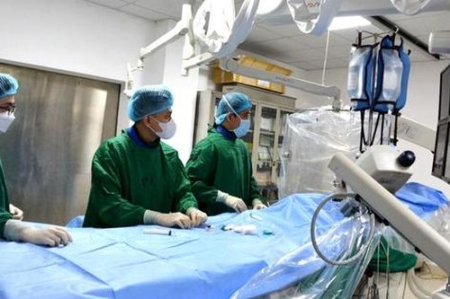 Bệnh viện HNĐK Nghệ An thực hiện đặt Stent chuyển dòng chảy điều trị phình động mạch não