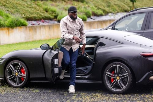 Tuyển Bỉ lái xế xịn đến khu tập huấn Euro 2024, Lukaku 'cưỡi' Ferrari